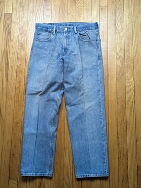 Levi's 550 Jeans Mens 35x30 Relaxed Fit Faded Creased Starched Work Casual